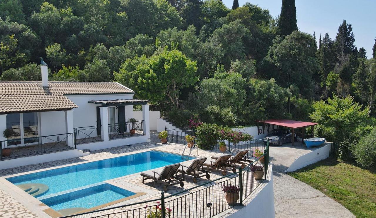 Villa Boukari Chlomos Exteriör bild