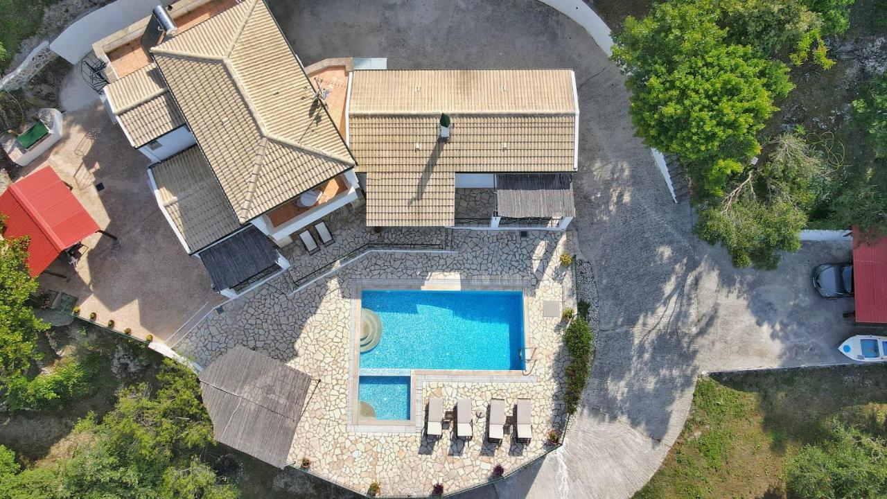 Villa Boukari Chlomos Exteriör bild