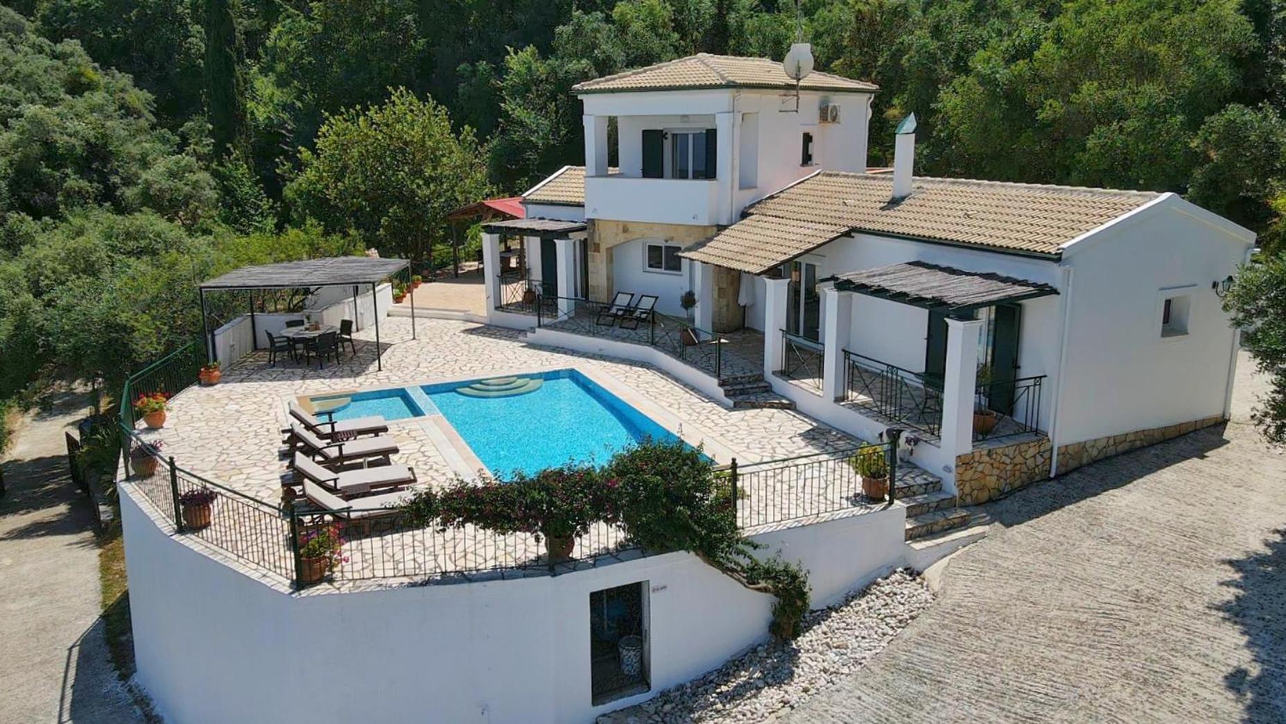Villa Boukari Chlomos Exteriör bild