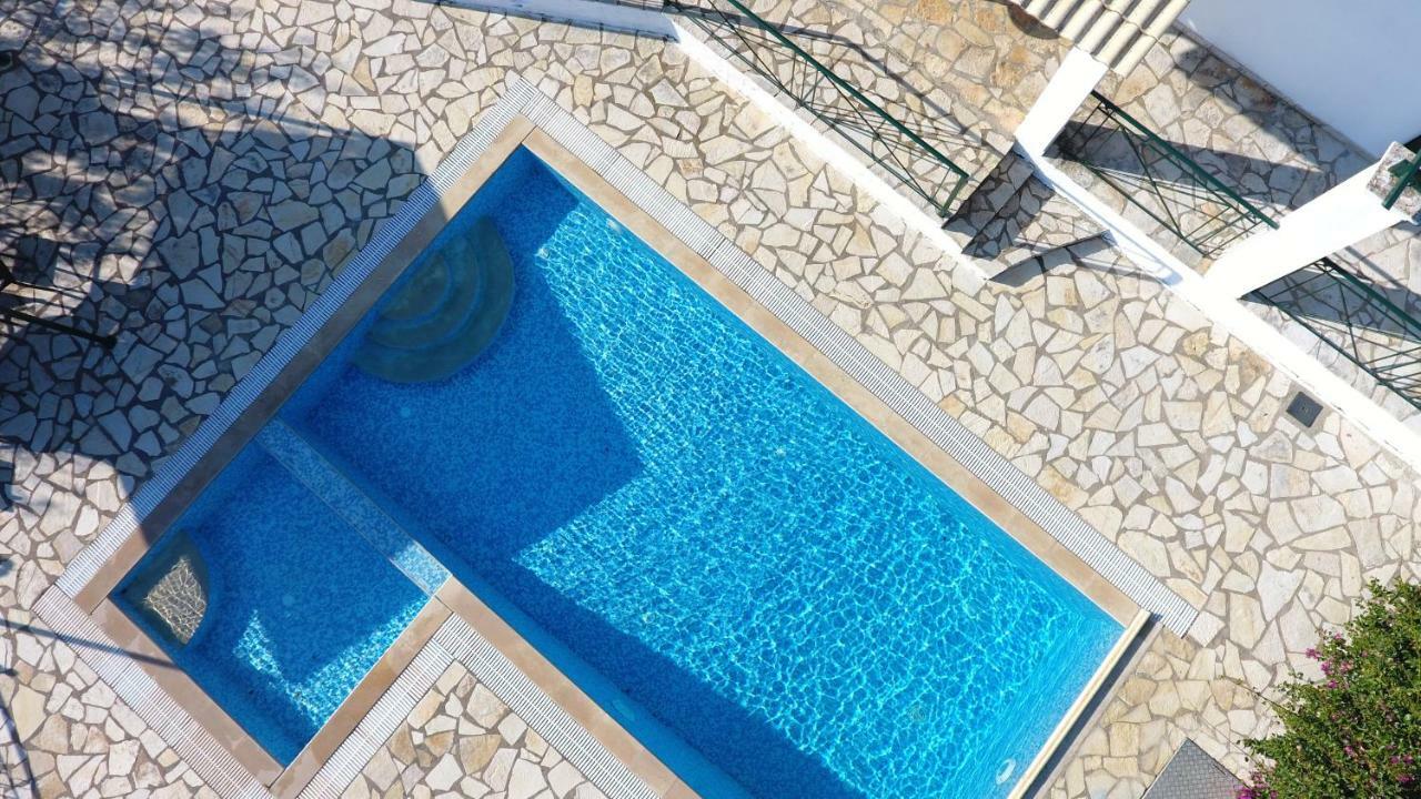 Villa Boukari Chlomos Exteriör bild